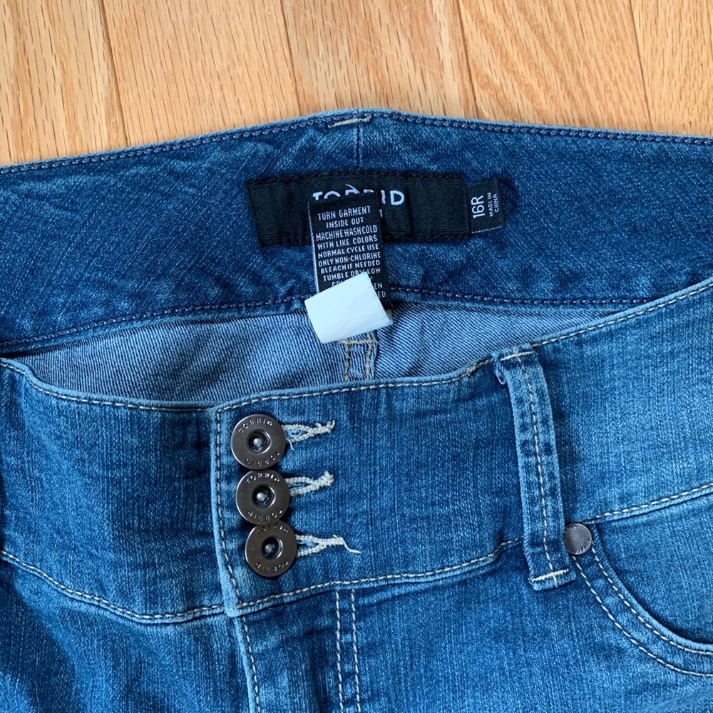 torrid Distressed Jegging - Picture 2 of 5